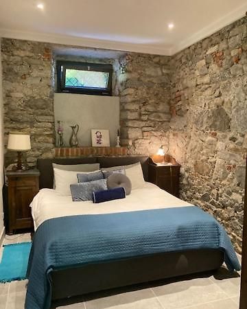 Villa Bacchetta - Stone Cottage Оледжо-Кастелло Экстерьер фото