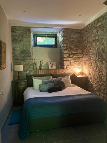 Villa Bacchetta - Stone Cottage Оледжо-Кастелло Экстерьер фото